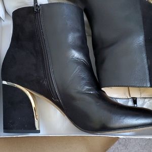 I.N.C. black booties w/gold heel trim